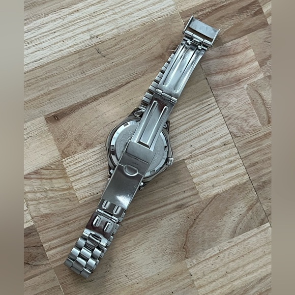 Wenger Ladies Watch Vintage Stainless Bracelet White Dial Date Window - Picture 9 of 16